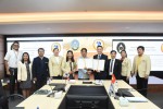 Ky MOU voi TRuong Roi Et