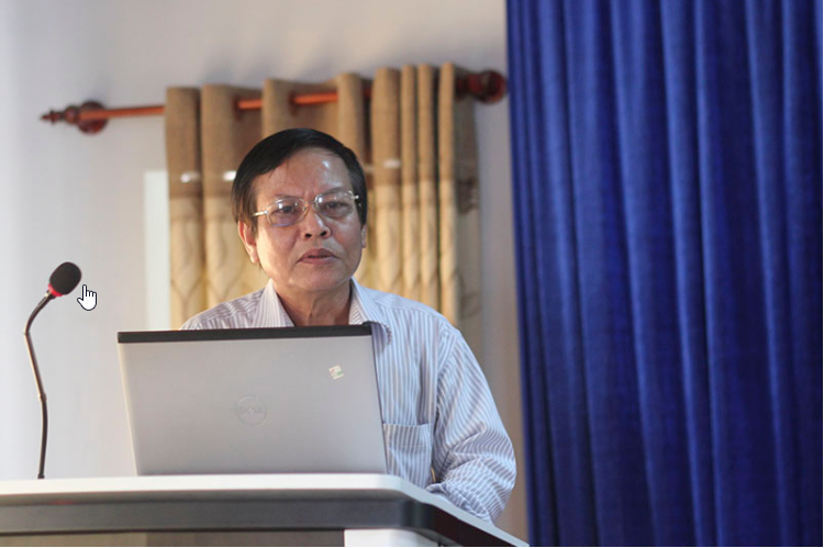 Th.S. Phạm Hồng Phong – Trưởng phòng Công tác sinh viên trình bày công tác GVCN lớp trong năm học 2014-2015.