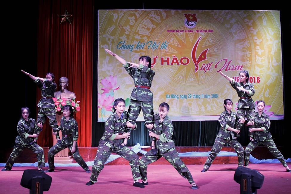 Đội thi LCĐ Lịch sử đạt giải Nhất cuộc thi Tự hào Việt Nam 2018