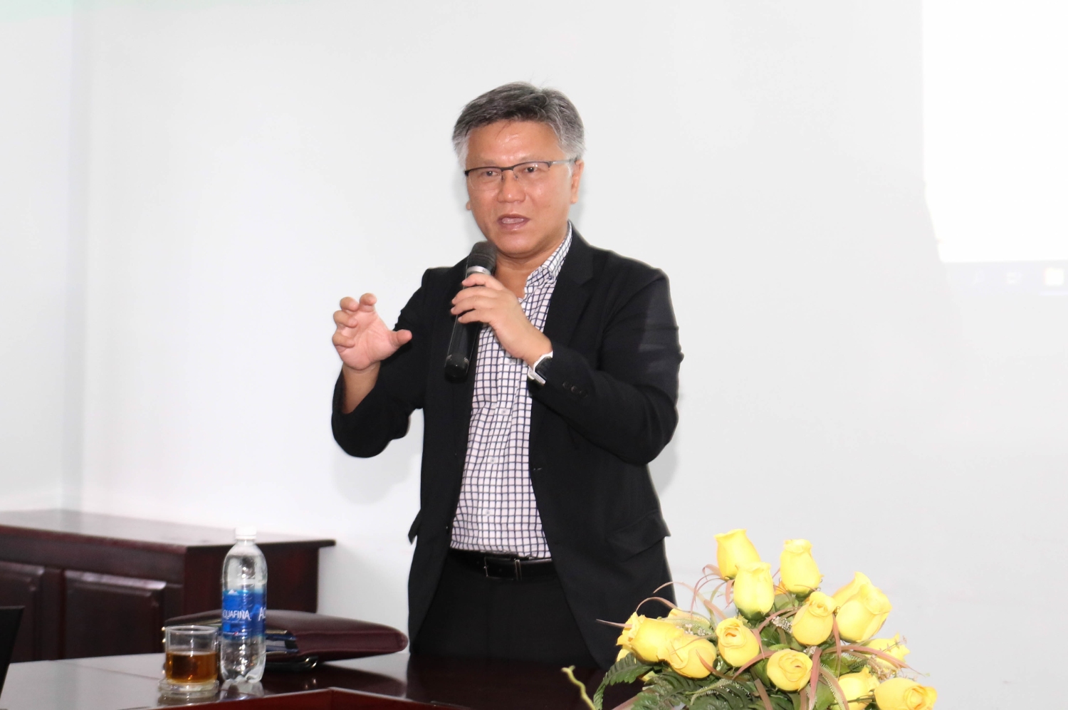 Gặp gỡ, giao lưu cùng GS. Paul Duong Tran:“Cách thức đăng bài báo trên tạp chí quốc tế”
