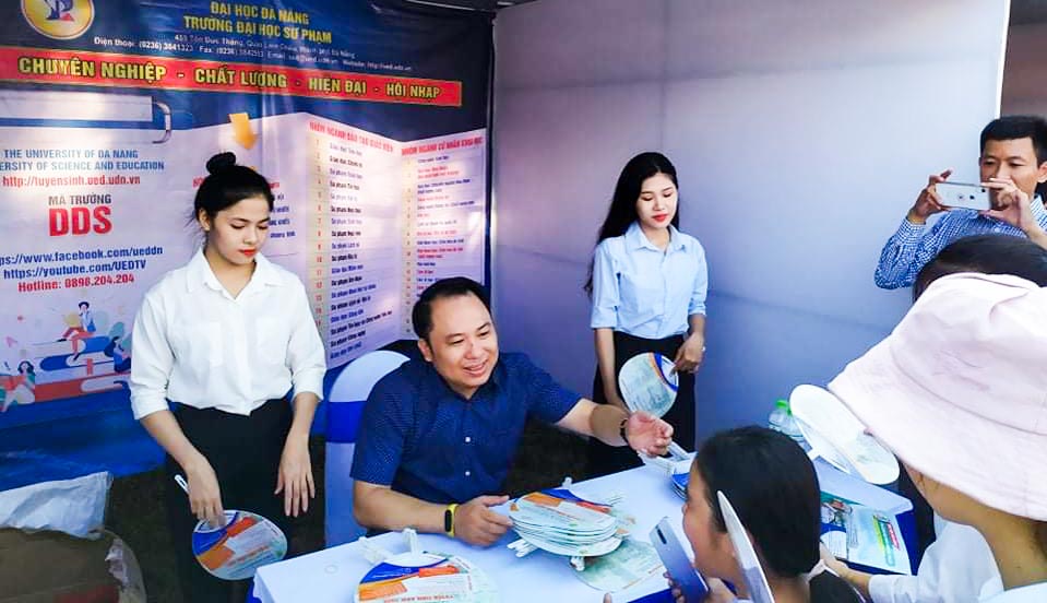 Trường Đại học Sư phạm: Ngày hội Tư vấn tuyển sinh đại học tại tỉnh Quảng Nam và thành phố Đà Nẵng