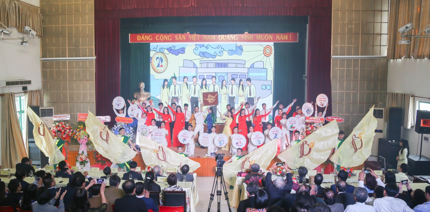 Lễ kỉ niệm Ngày Nhà giáo Việt Nam 20/11  và 45 năm Thành lập của Trường ĐH Sư phạm – ĐH Đà Nẵng