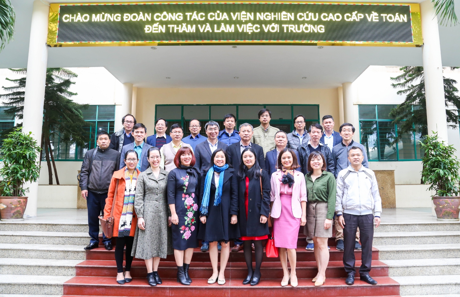 Tiếp đón và trao đổi với Viện Nghiên cứu cao cấp về Toán cho Chương trình TĐQG phát triển Toán học khu vực miền Trung