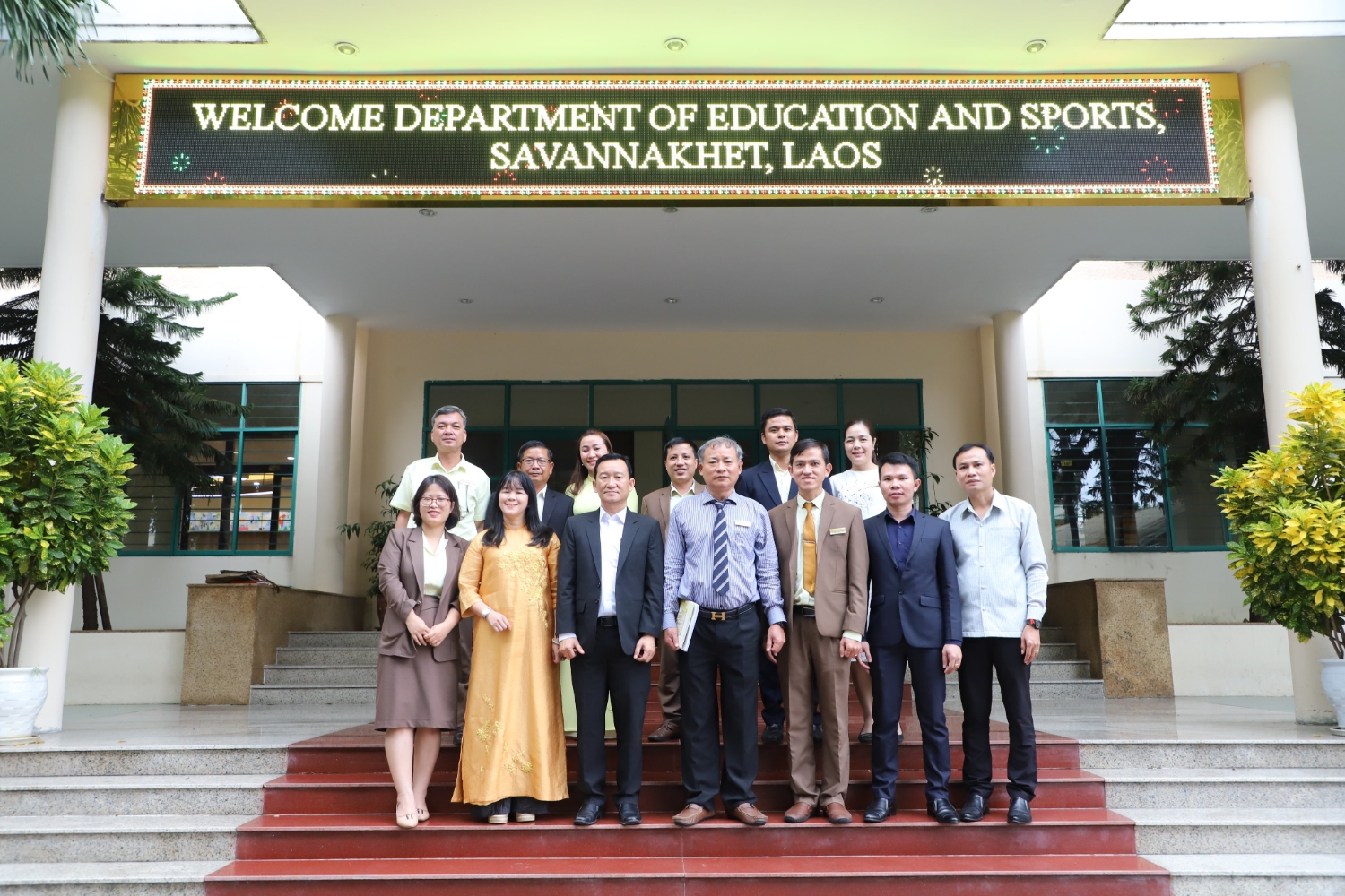 Đoàn làm việc sở Giáo dục và Thể Thao tỉnh Savannakhet (Lào), đến thăm và làm việc tại Trường Đại học Sư phạm – ĐHĐN