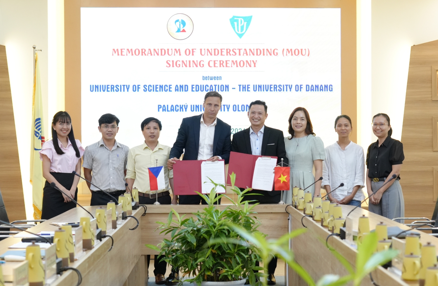 UED ký kết MOU với Đại học Palacký Olomouc, Cộng hòa Séc