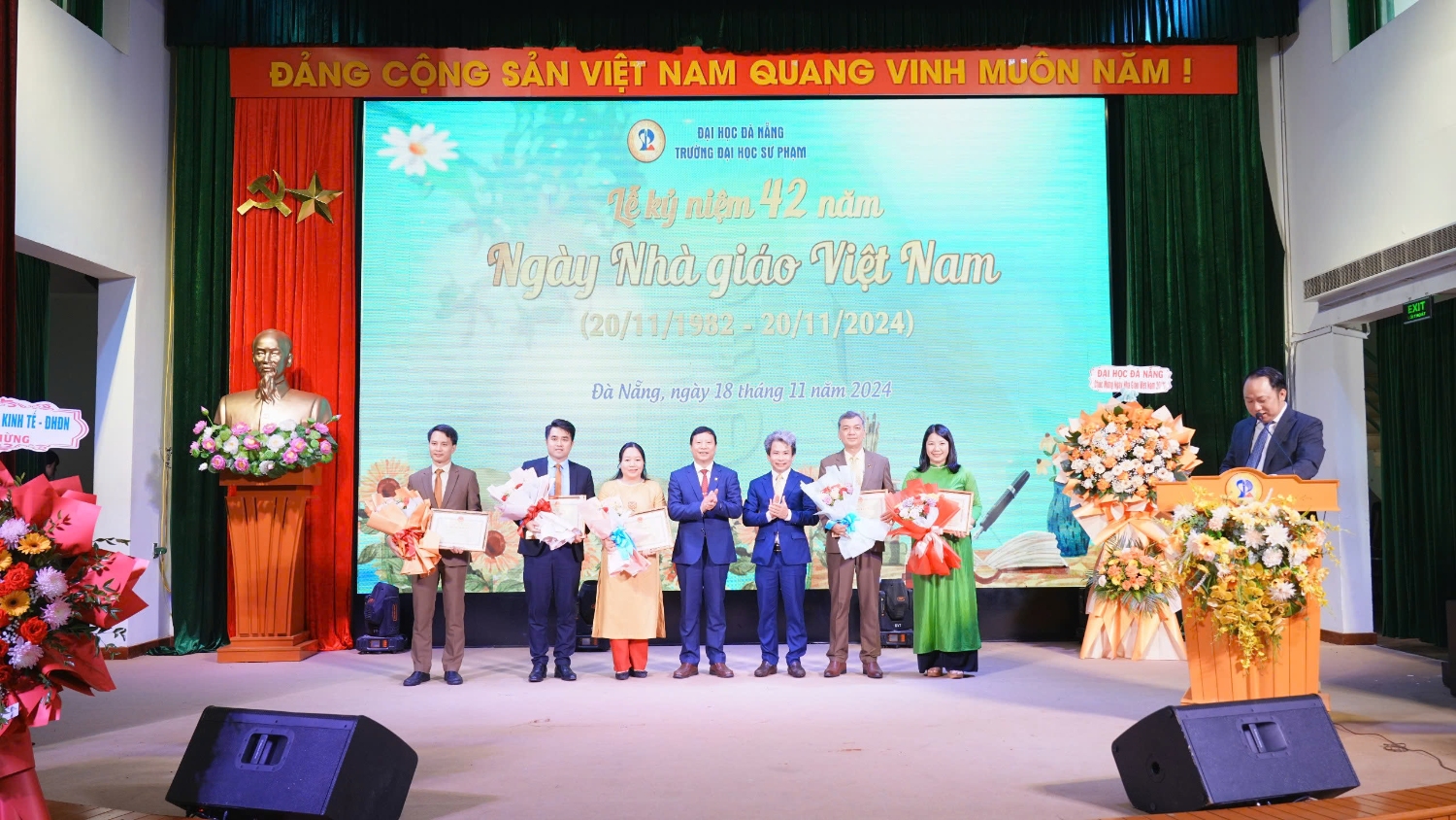 Ky niem Ngay Nha giao Viet Nam va Khanh thanh cac cong trinh van hoa UED (3)