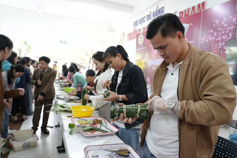 dt Thi goi banh chung banh tet