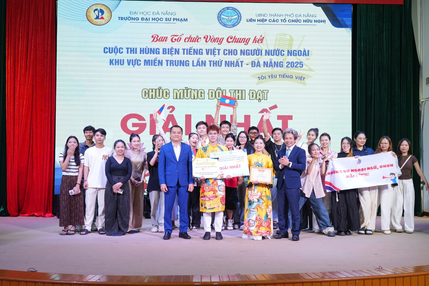 6 Trao giai Nhat