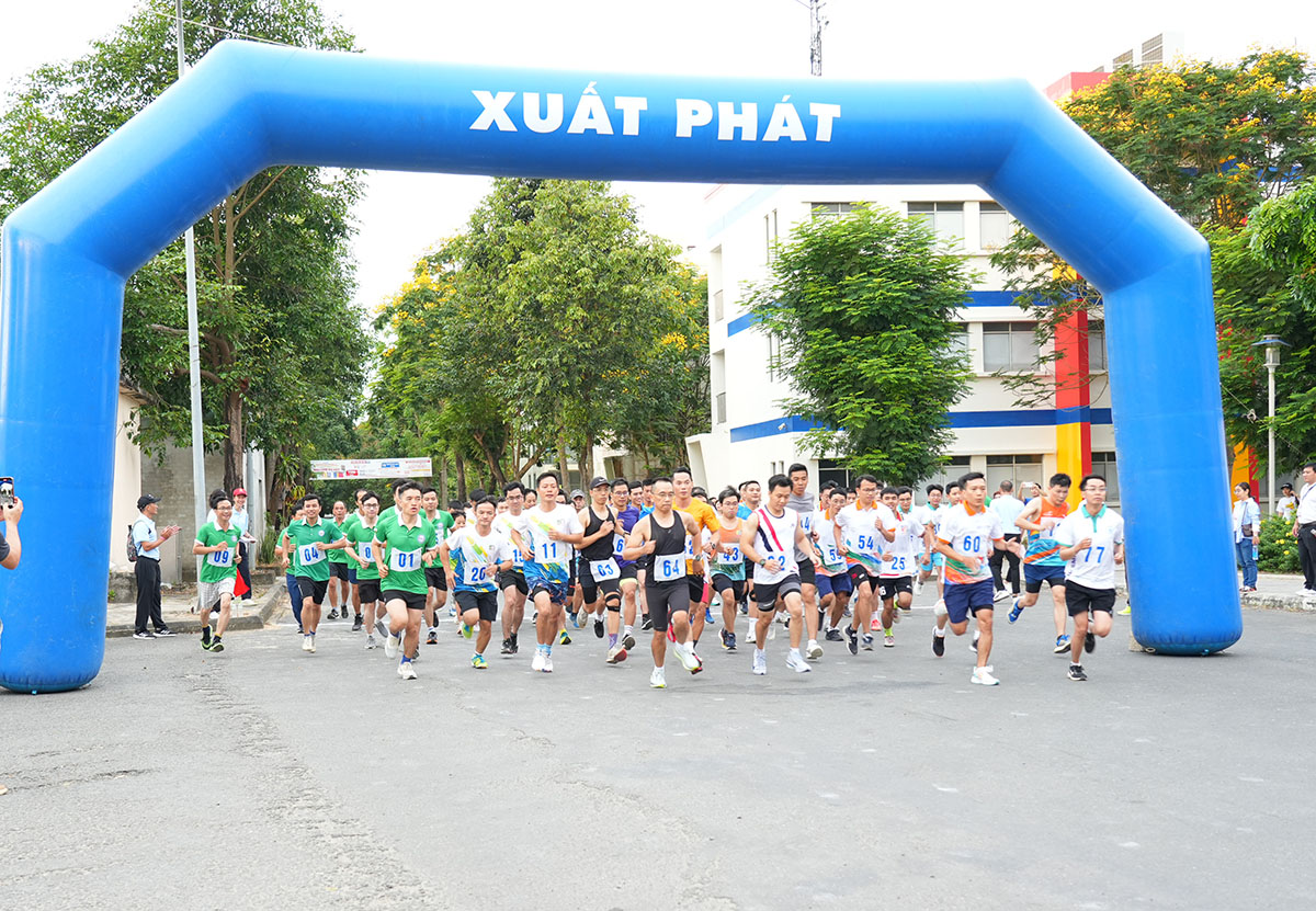 Xuat phat chay nam