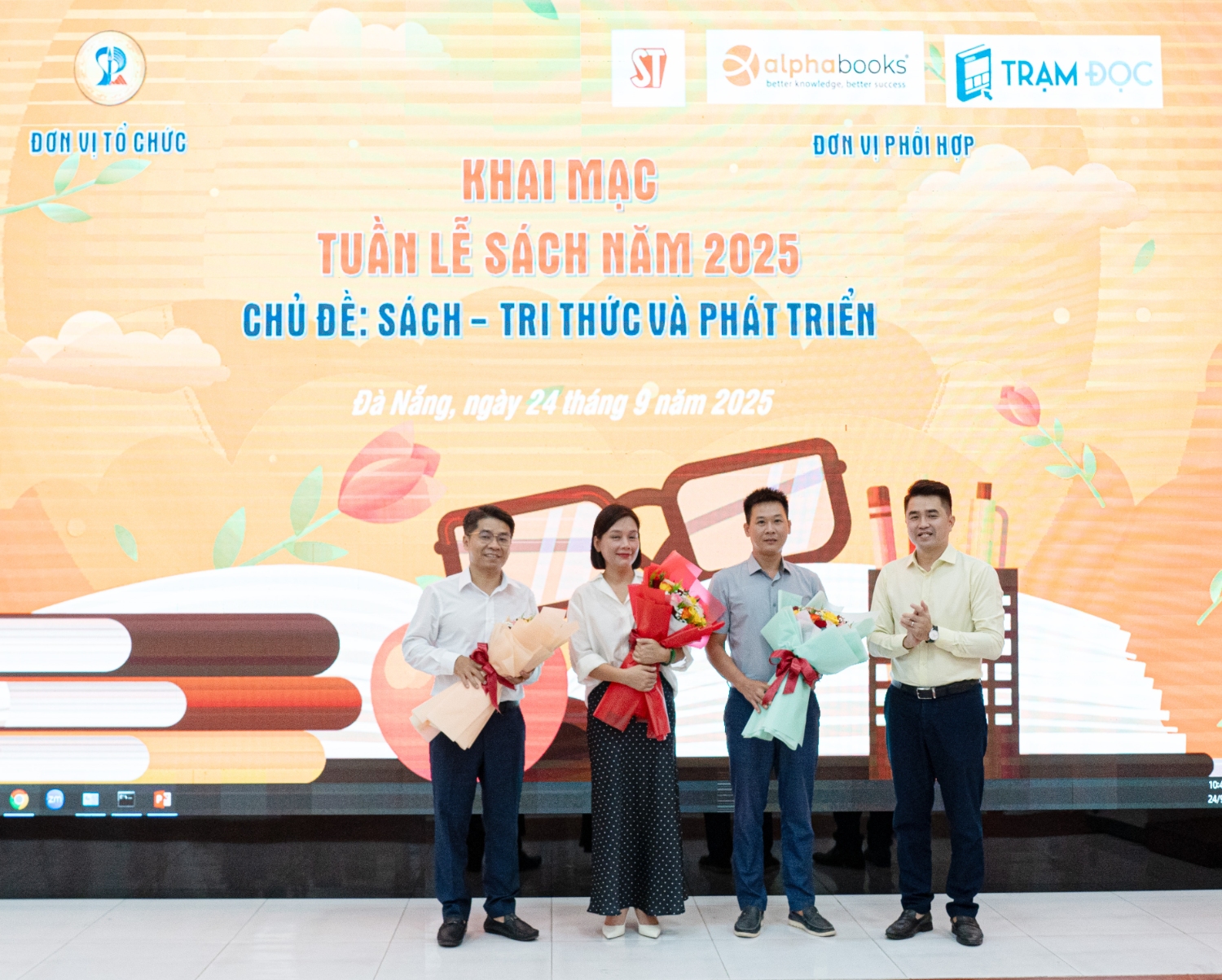 11 Tang hoa cam on don vi phoi hop