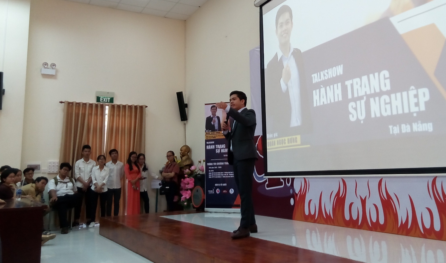 Anh 3 dien gia Doan Ngoc Hung