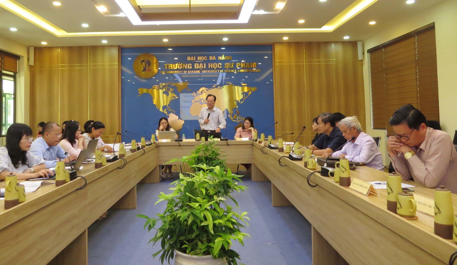 Hoi thao KH cach tiep can nghien cuu xay dung he gia tri 10