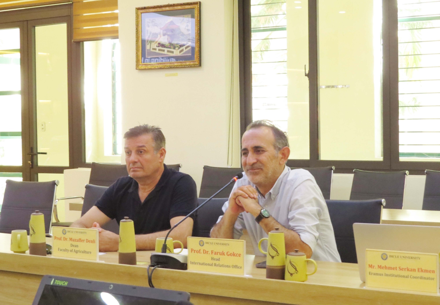 Tiep va lam viec voi dai hoc Dicle 02 1