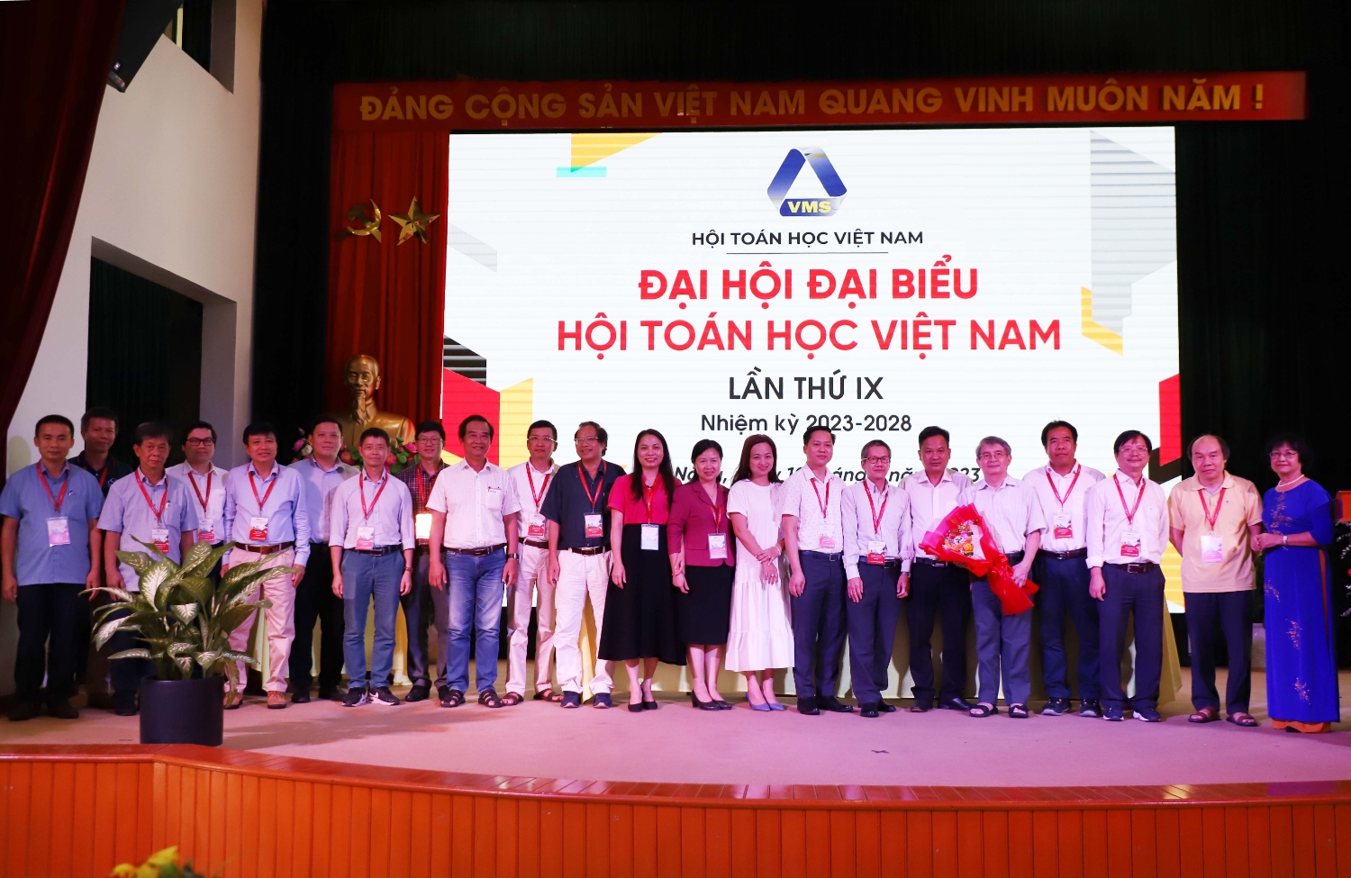 Dai hoi dai bieu Hoi Toan hoc Viet Nam lan thu 9 02