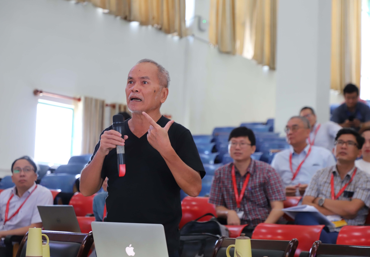 Dai hoi dai bieu Hoi Toan hoc Viet Nam lan thu 9 06