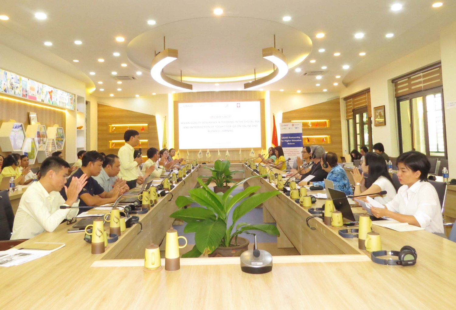 Hoi thao tap huan DBCL ben trong 07