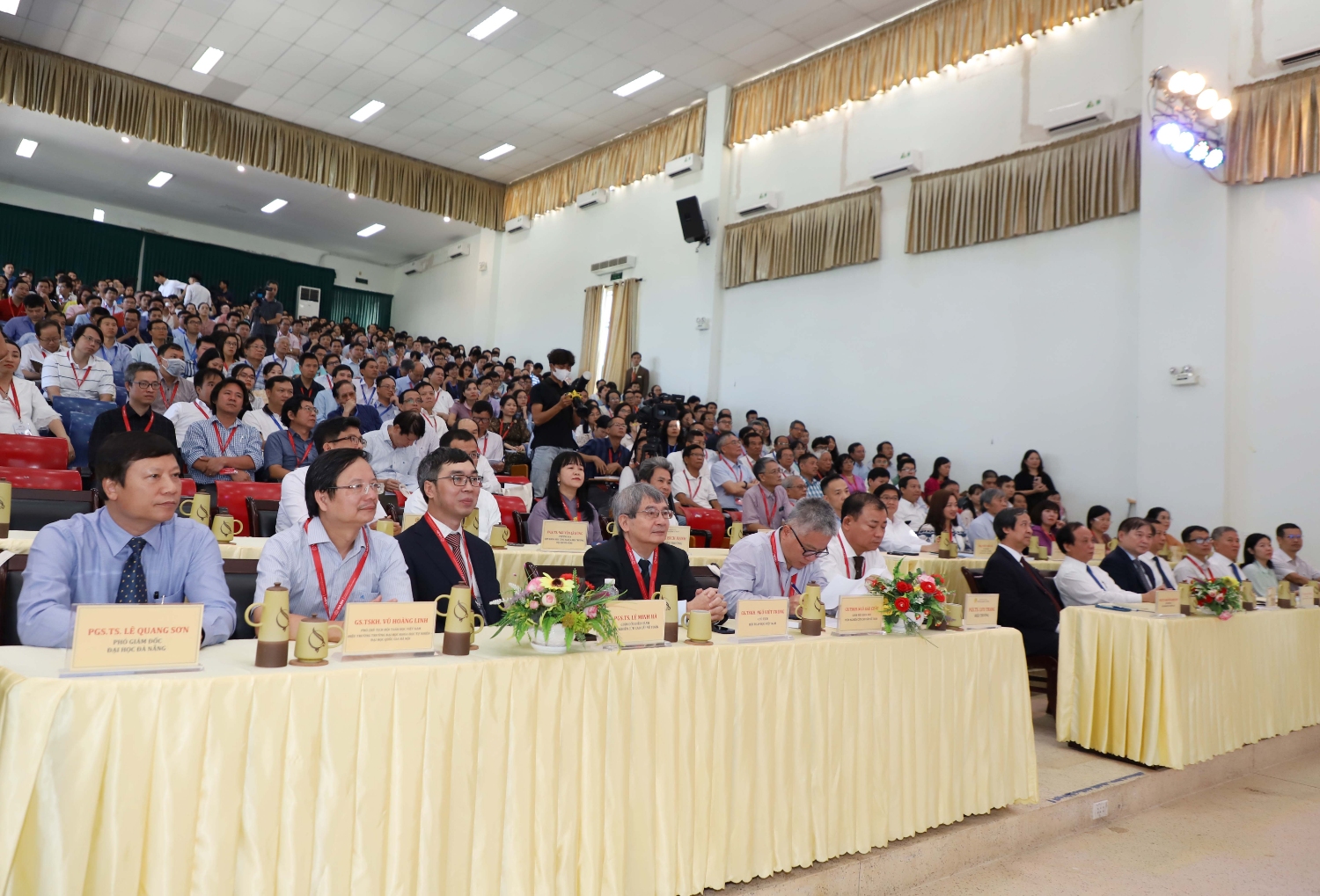 Khai mac HN Toan hoc Viet Nam 05 Toan canh