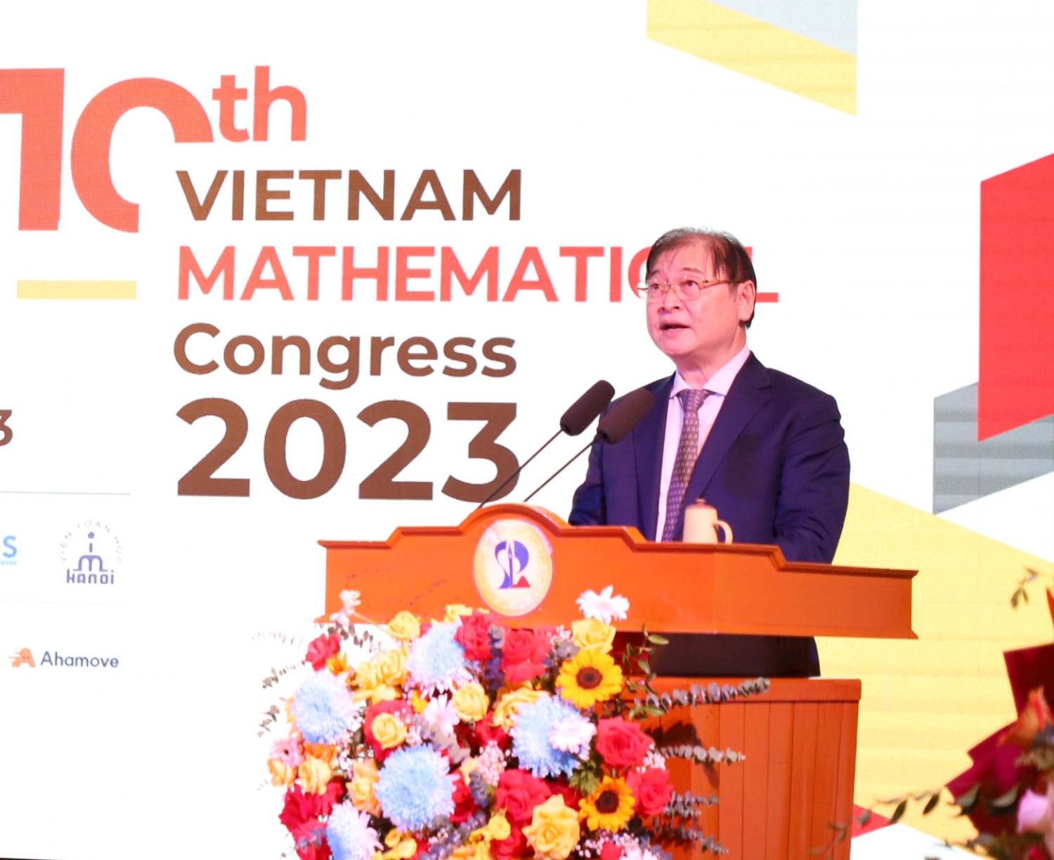 Khai mac HN Toan hoc Viet Nam 09