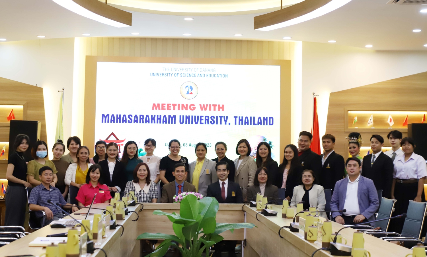 Thao luan co hoi hop tac cung DH Mahasarakham 03