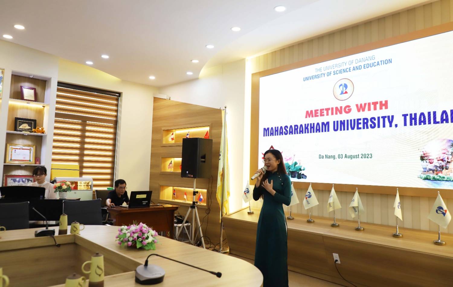 Thao luan co hoi hop tac cung DH Mahasarakham 08