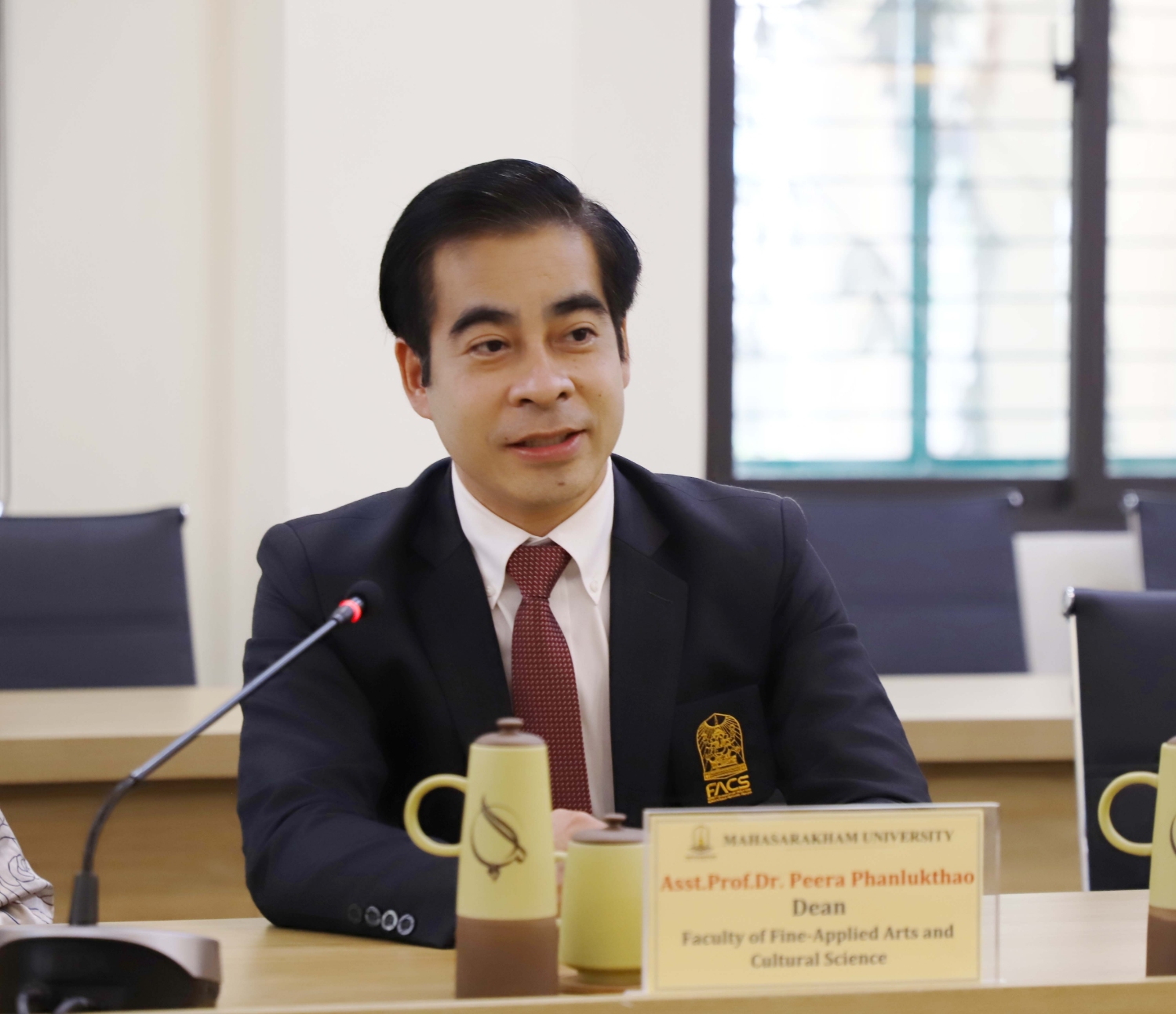 Thao luan co hoi hop tac cung DH Mahasarakham 15