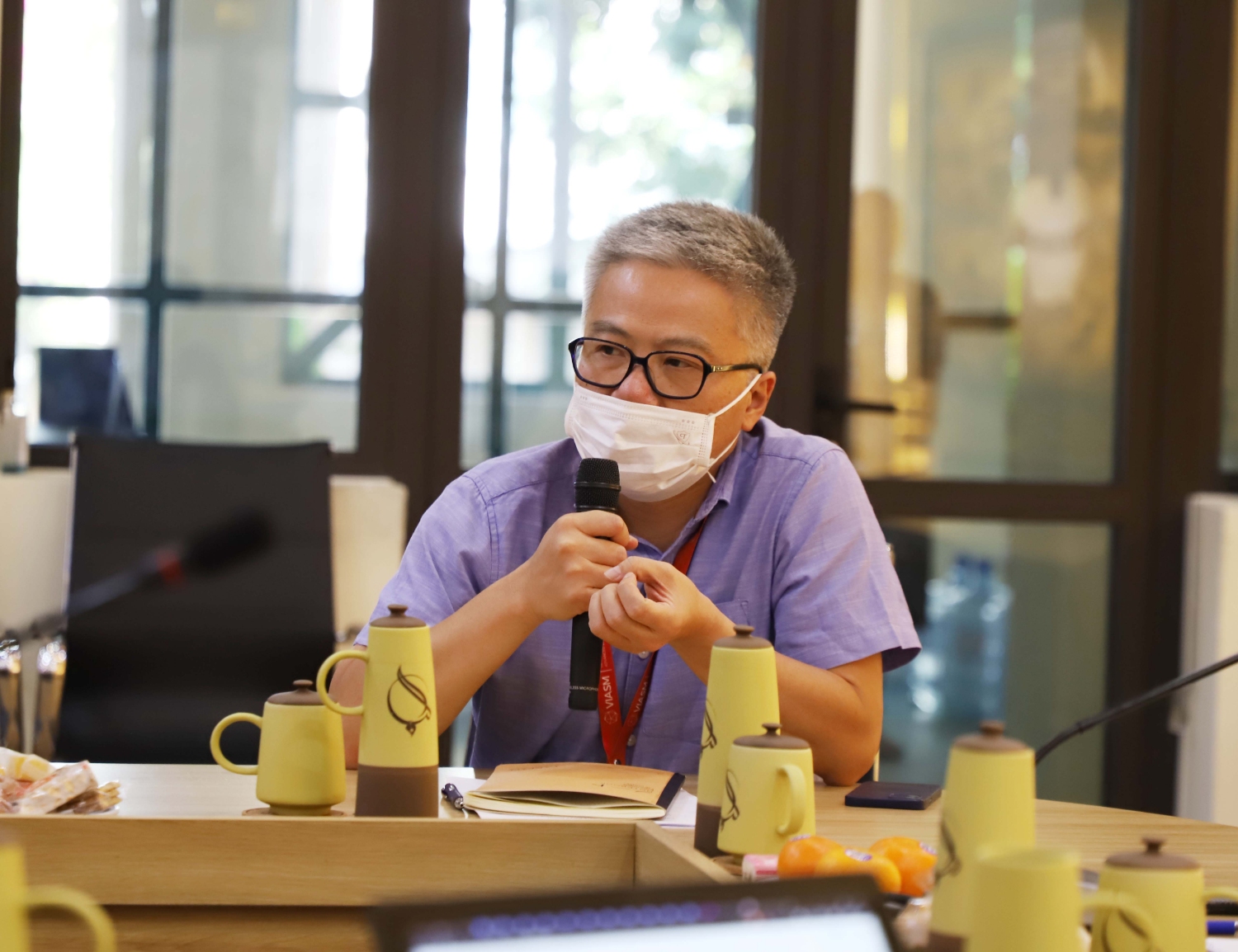 Thu truong Nguyen Van Phuc lam viec voi Hoi Toan hoc Viet Nam 01