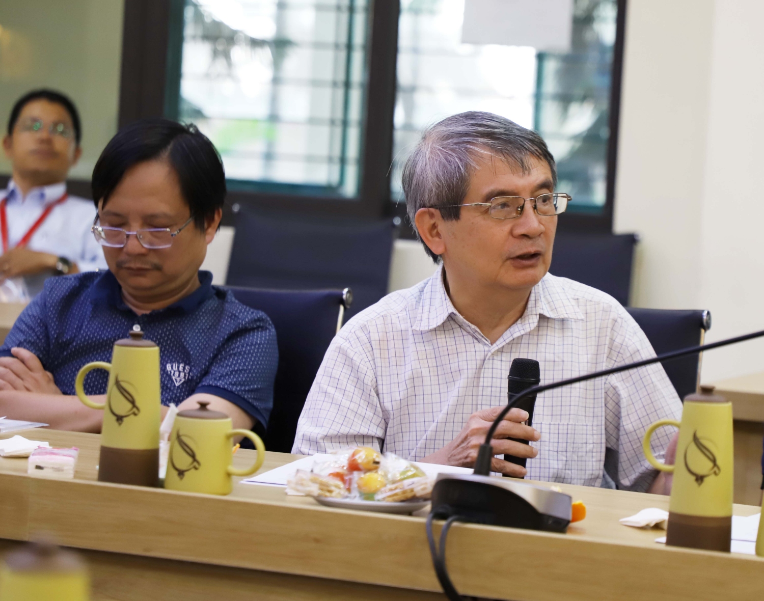 Thu truong Nguyen Van Phuc lam viec voi Hoi Toan hoc Viet Nam 03