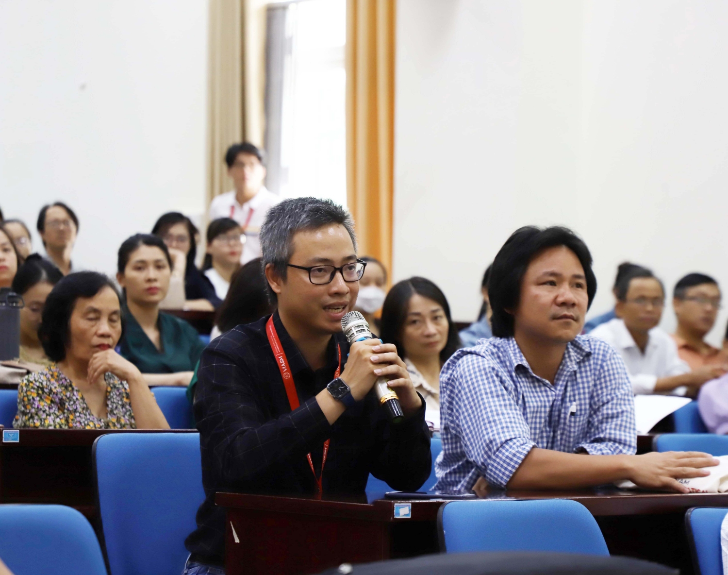 Toa dam giao duc toan hoc Viet Nam 07