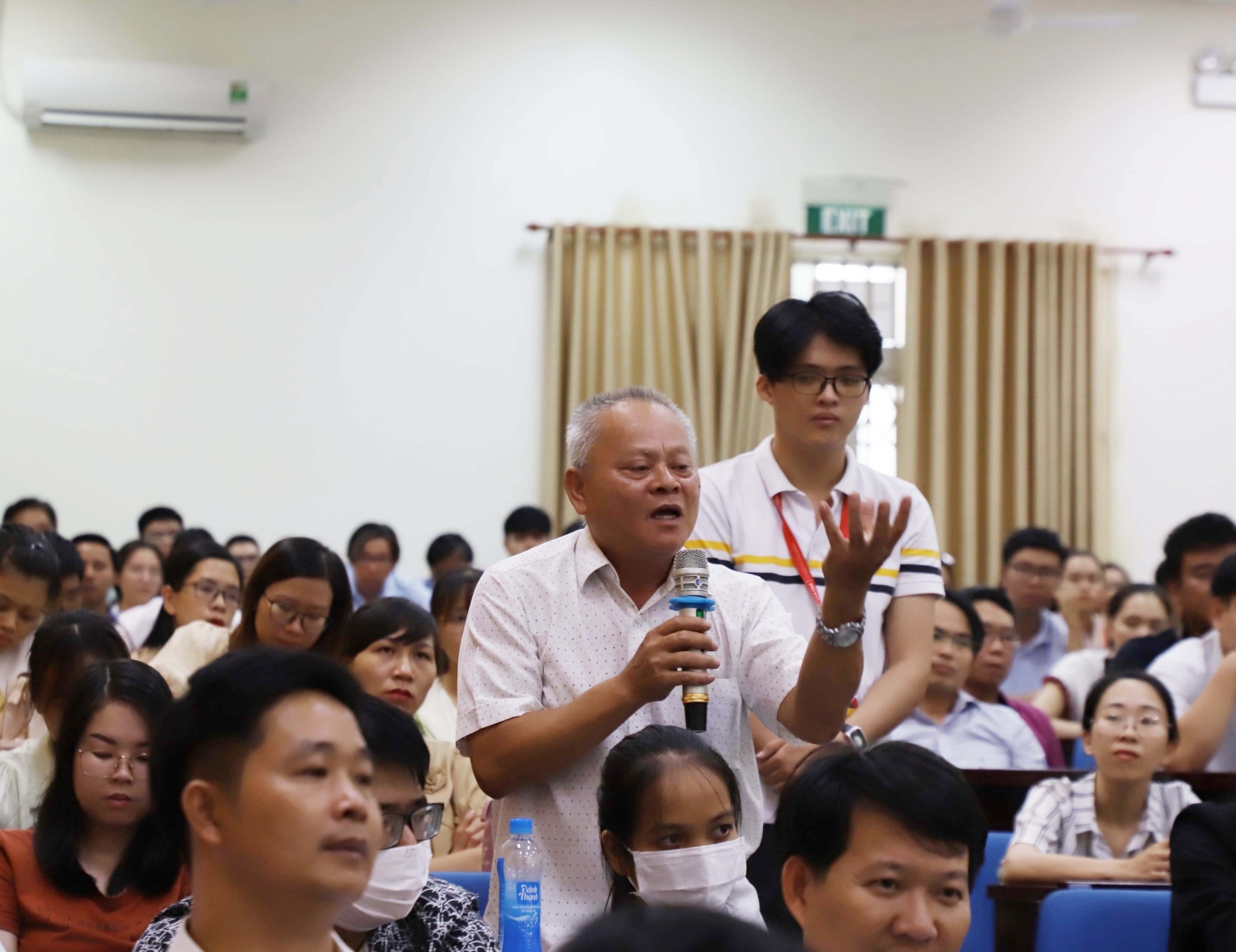 Toa dam giao duc toan hoc Viet Nam 11