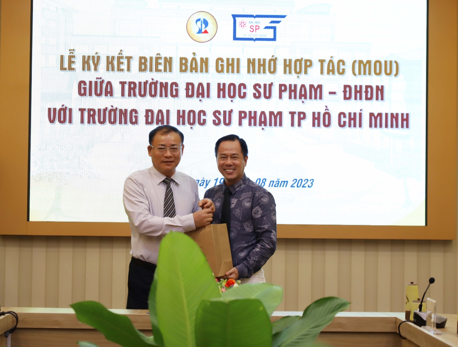 Truong DHSP Da Nang ky hop tac voi Truong DHSP TP HCM 05