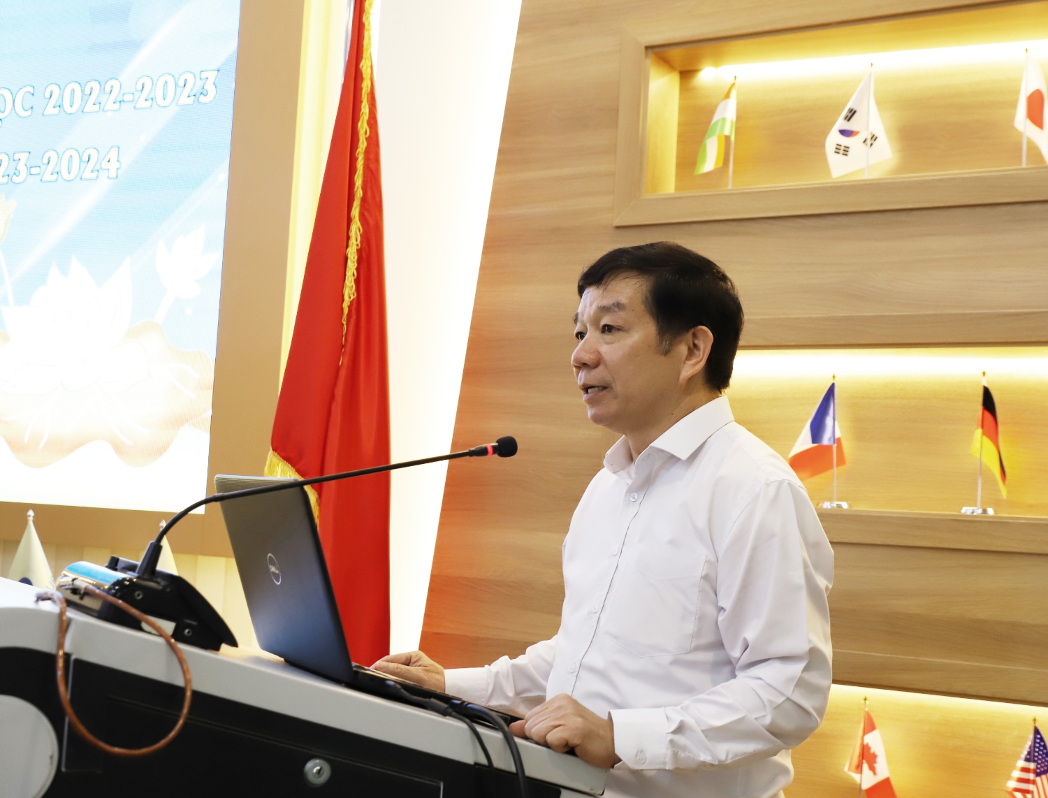 Cong doan Truong Dai hoc Su pham DHDN 03