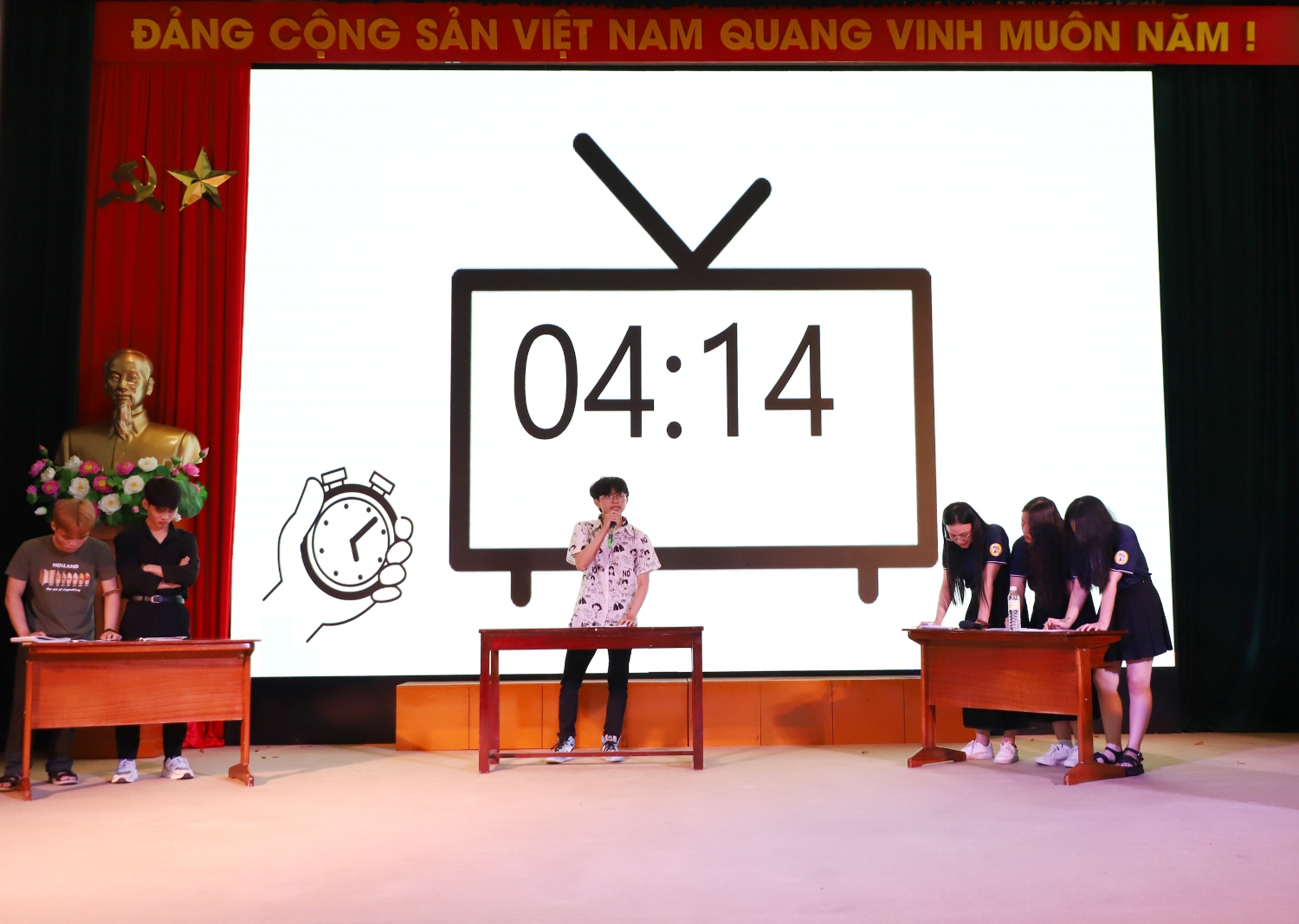 Sinh vien DHDN thi tranh bien ve moi truong 07