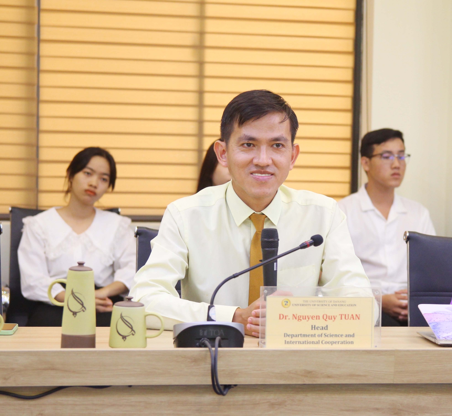 UED Tiep va lam viec voi Truong DH Hosei 01