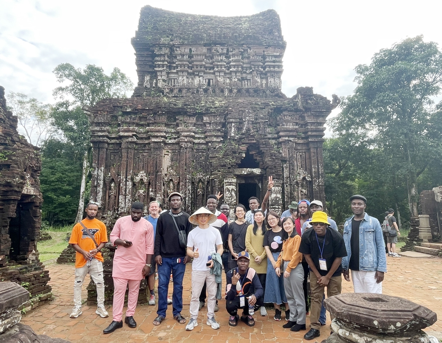 Thuc te ngon ngu va van hoa cho luu hoc sinh hoc tieng Viet 01