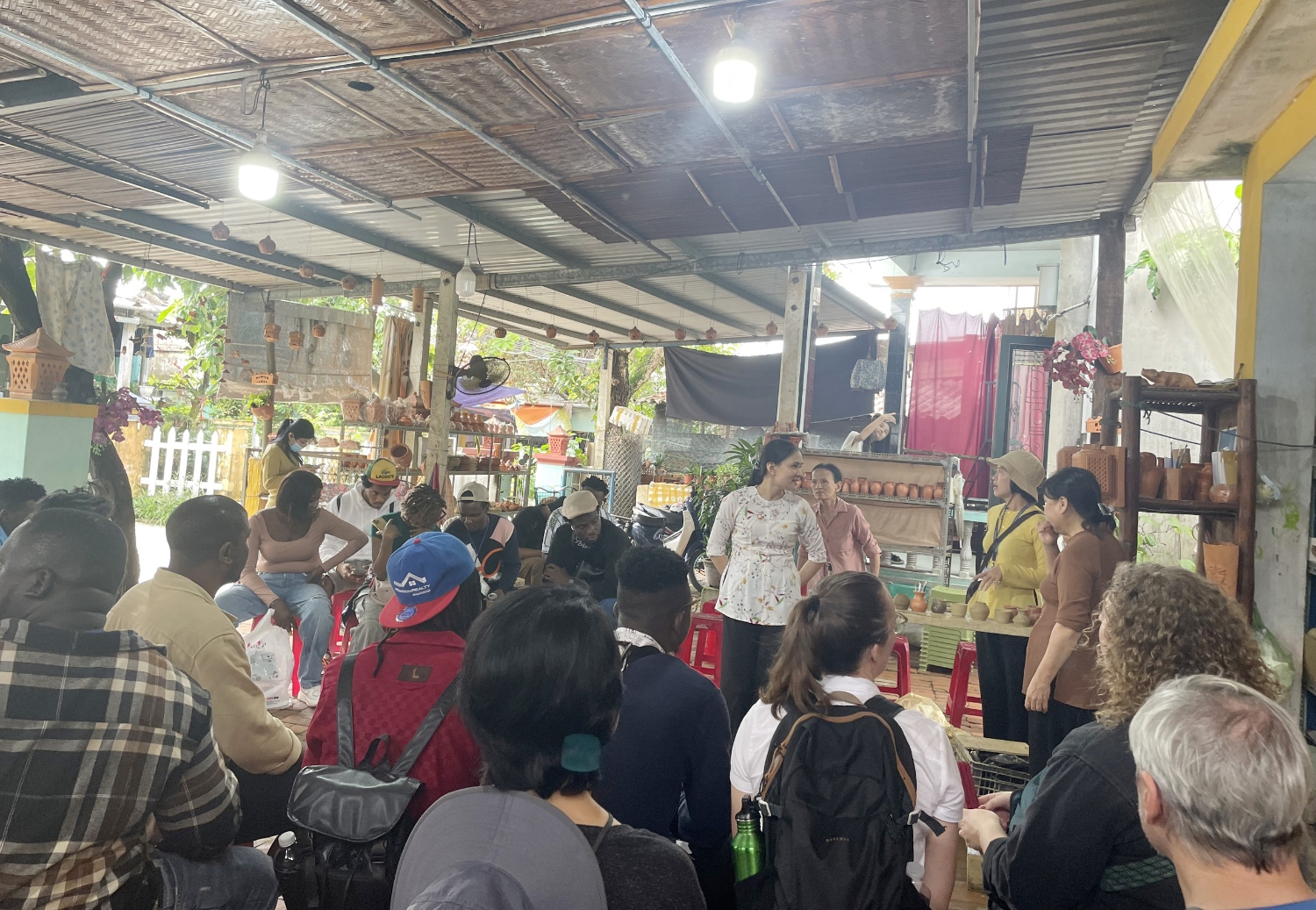 Thuc te ngon ngu va van hoa cho luu hoc sinh hoc tieng Viet Lang gom Thanh Ha 2