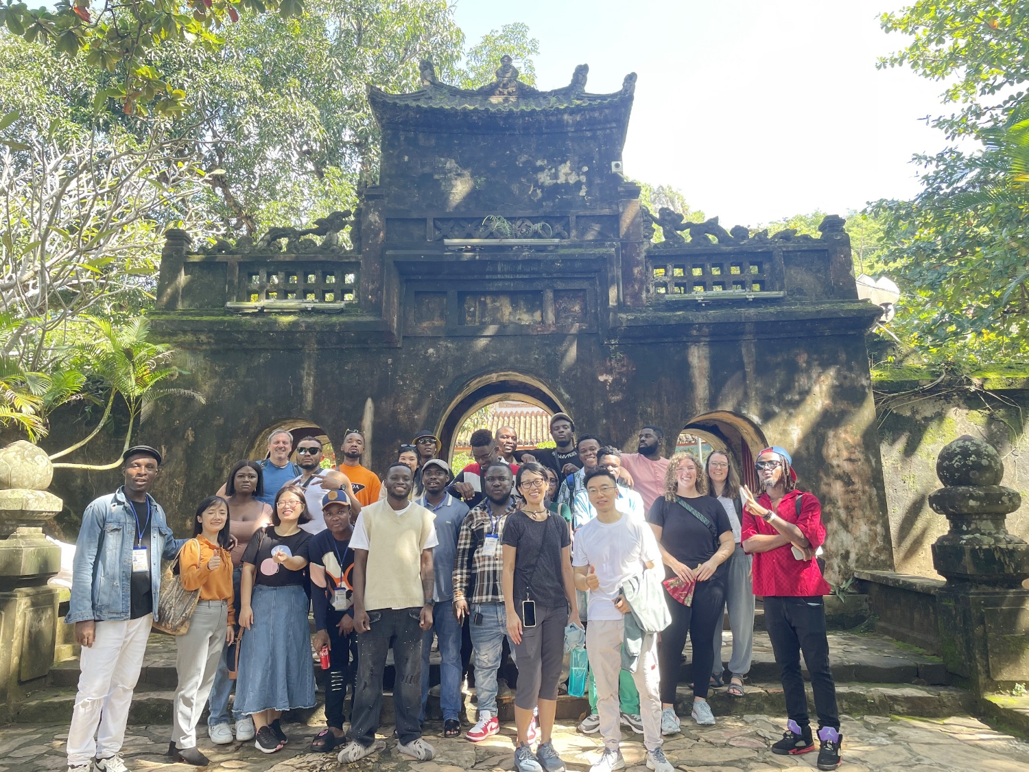 Thuc te ngon ngu va van hoa cho luu hoc sinh hoc tieng Viet Ngu hanh son2