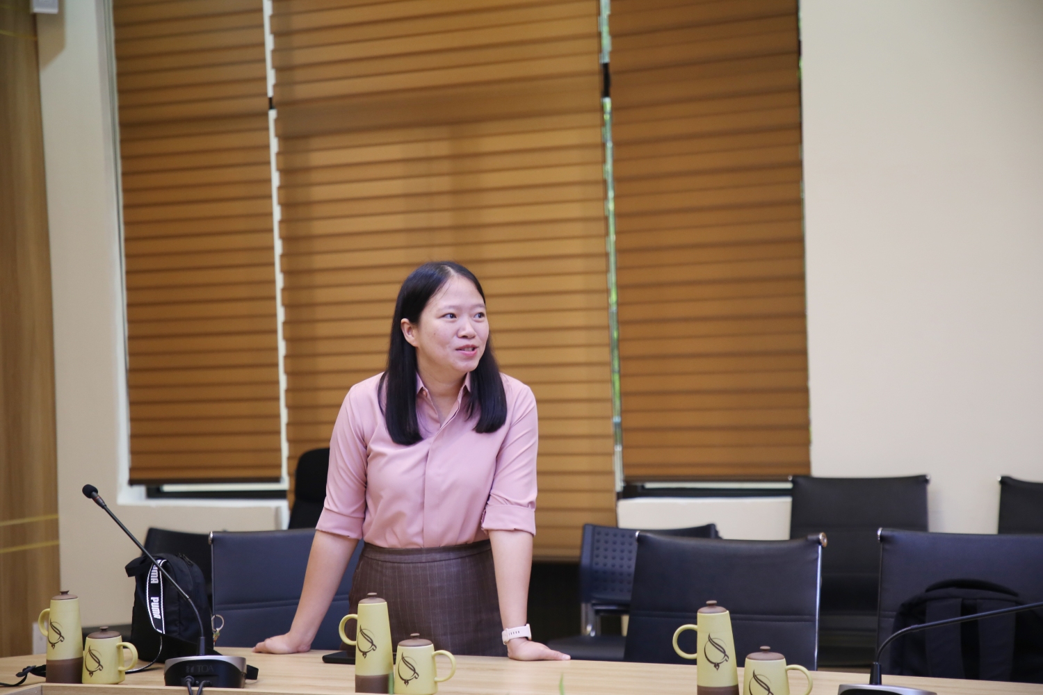 Tiep va lam viec voi Vien Ulsan Han Quoc 09