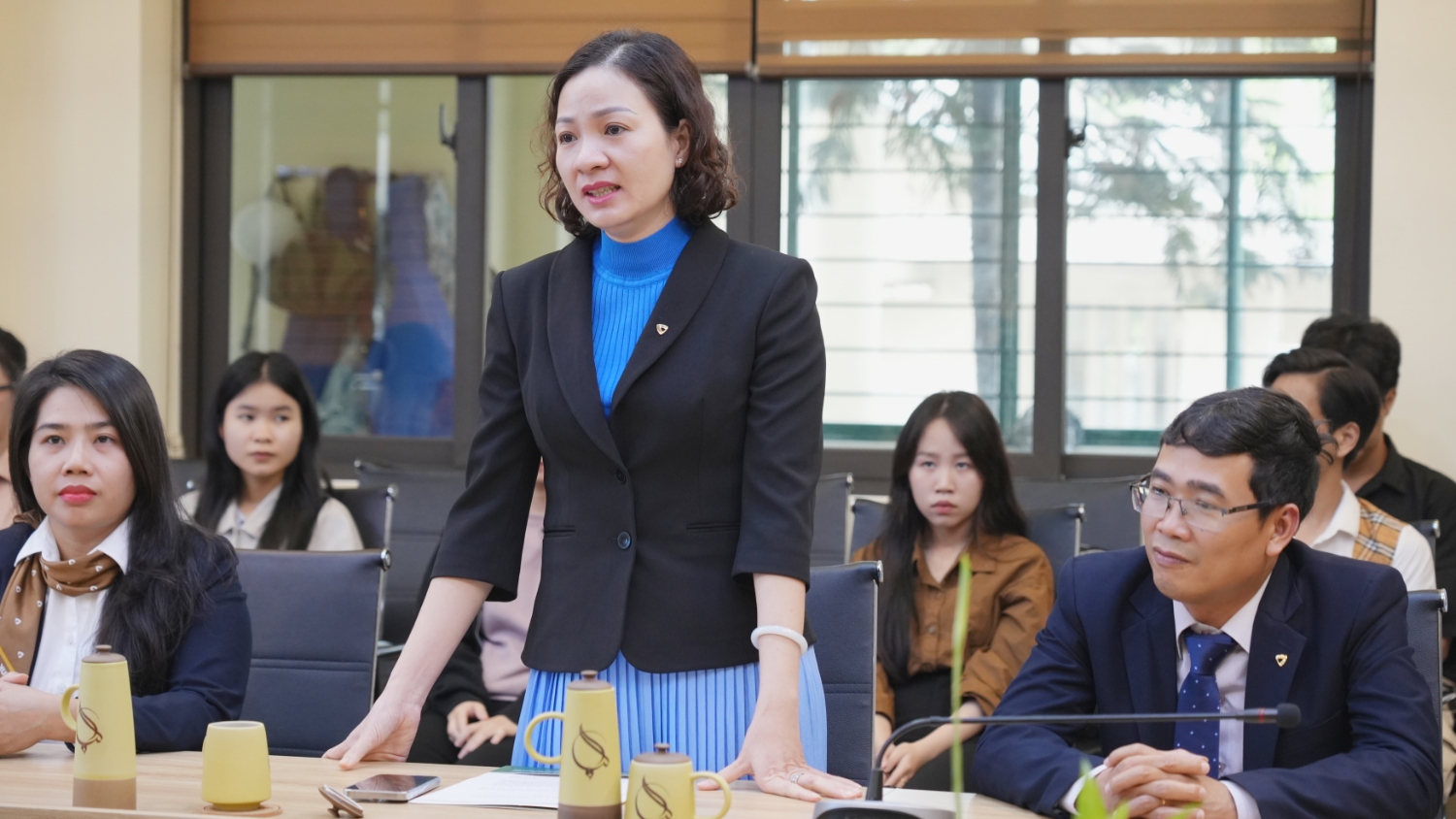 Ngan hang VCB trao hoc bong Truyen cam hung UED 07