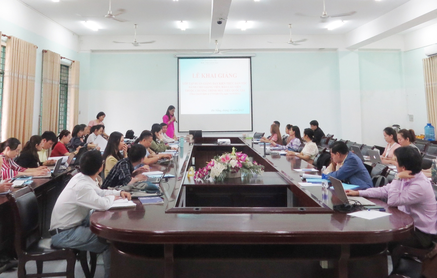 Tap huan kien thuc giang day dan toc 2