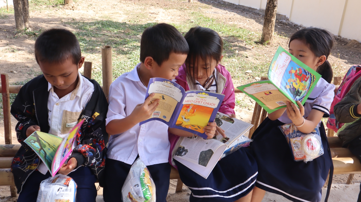 UED mang mua xuan den mien bien gioi 13