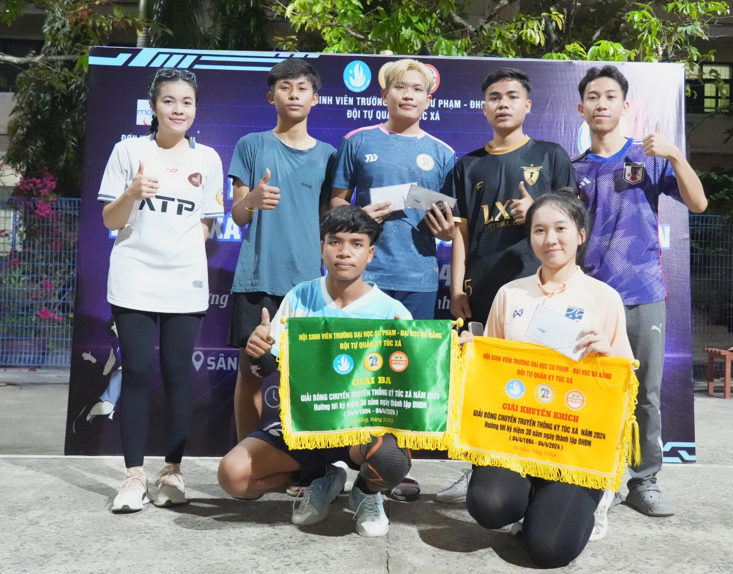 Giai Bong chuyen KTX UED 02