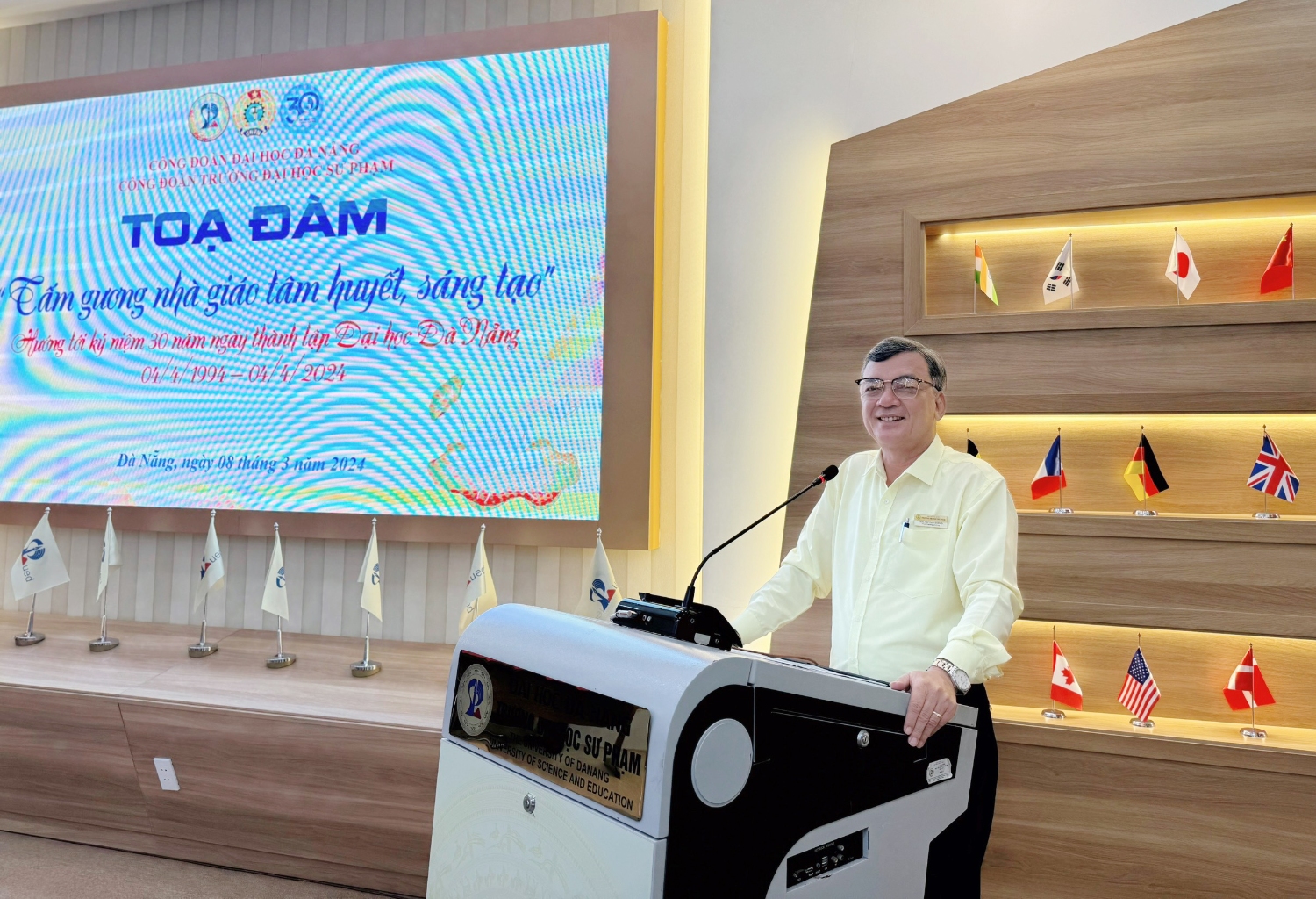 Toa tam tam guong nha giao tam huyet sang tao 10