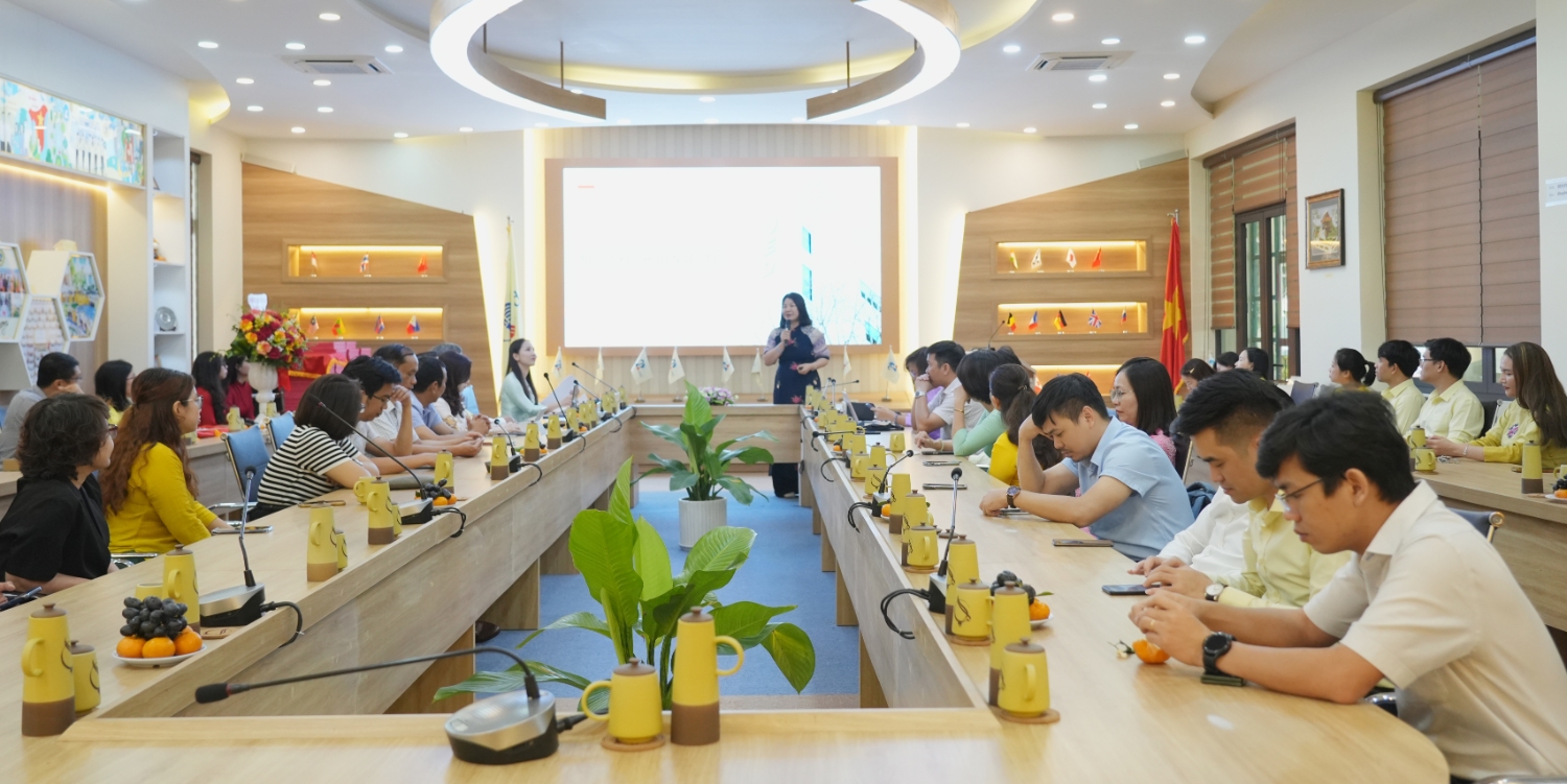 Toa tam tam guong nha giao tam huyet sang tao 13