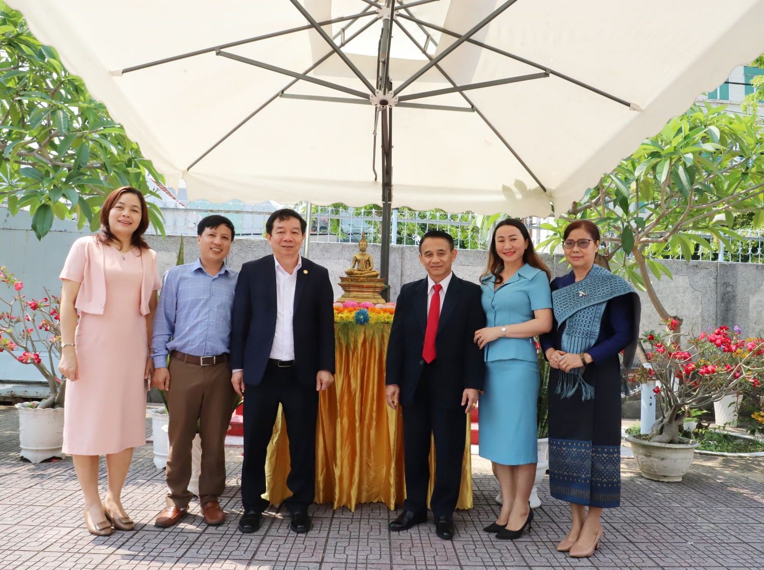 UED chuc mung Tet Lao 2024 01