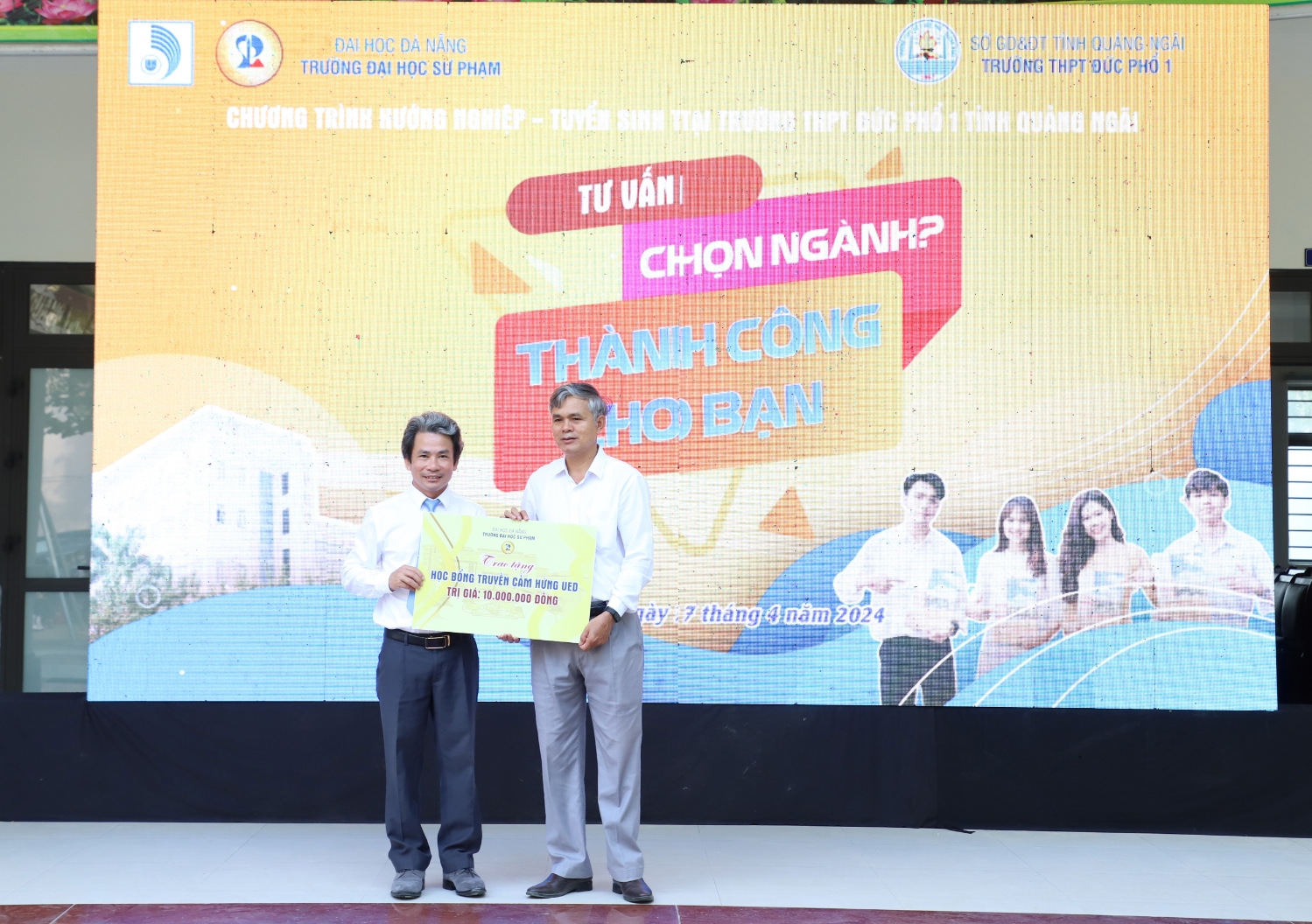 UED Tu van Tuyen sinh tai Quang Ngai 06