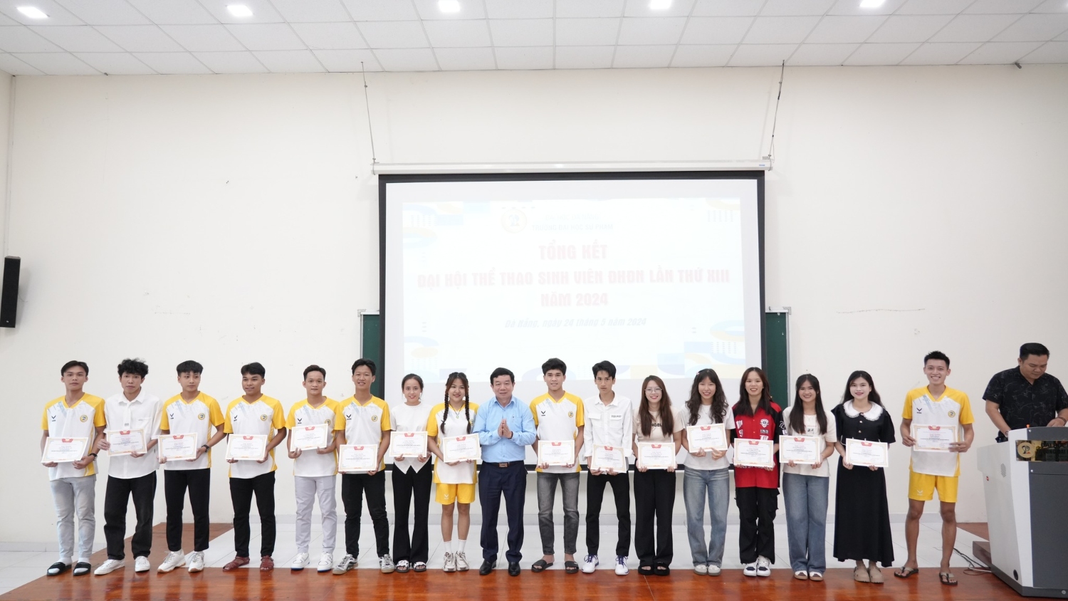 UED Tong ket Dai hoi The Thao 04