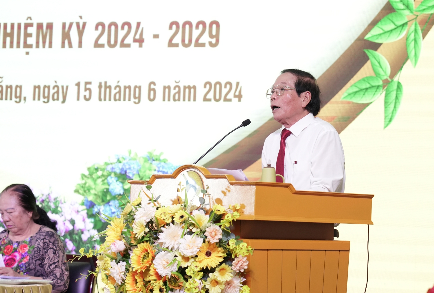 Dai hoi CGC Bao cao hoat dong nhiem ky cu