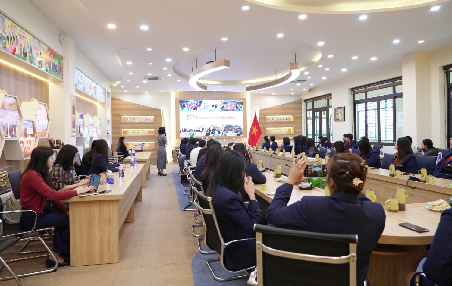 Giao luu voi Truong DH Thai Lan