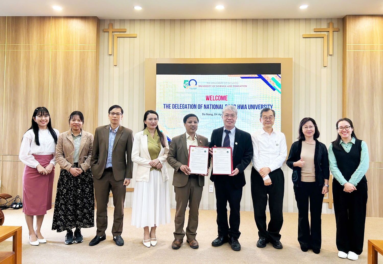 Ky ket voi Dai hoc Quoc lap Dong Hoa